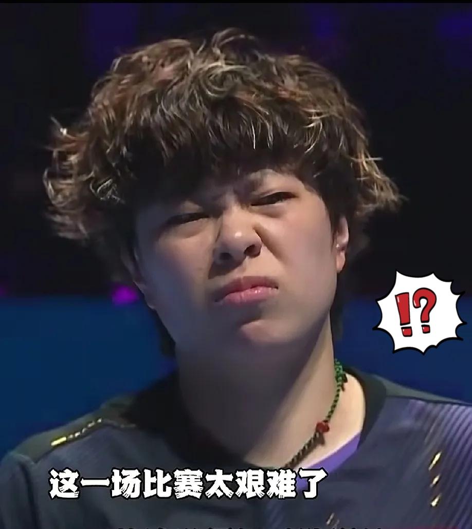 王艺迪这场失利，最揪心的莫过于场外指导于子洋。
暂停时教练明确布置多发正手短球，