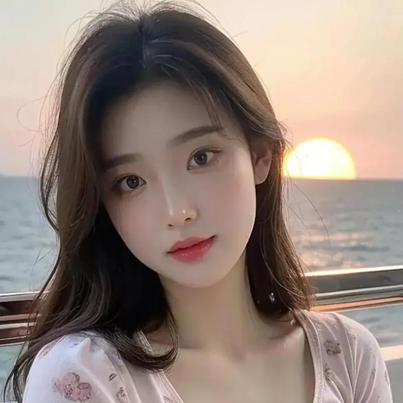 海边日落少女，温柔时光的剪影夜景气质少女 海边少女 海边度假少女 江边日落少女 