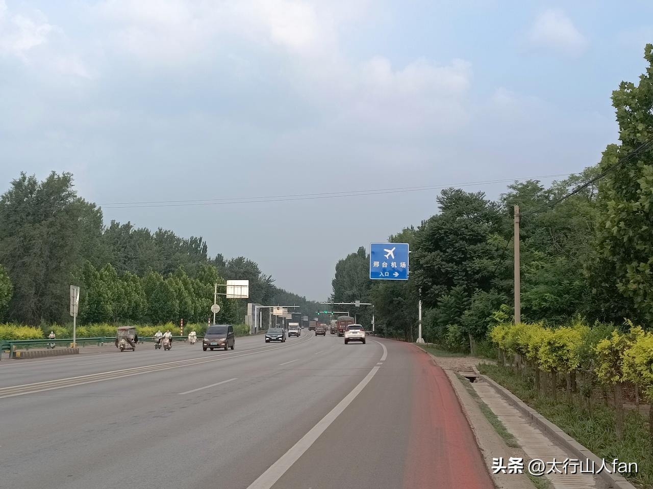 邢台机场的新路标
——邢台机场位于邢台沙河市城区西约4km。（图片：拍摄于202
