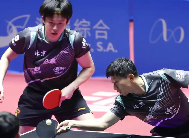 北京时间11月18日20：00，今日的全运会乒乓球男团半决赛对阵如下：

1号桌