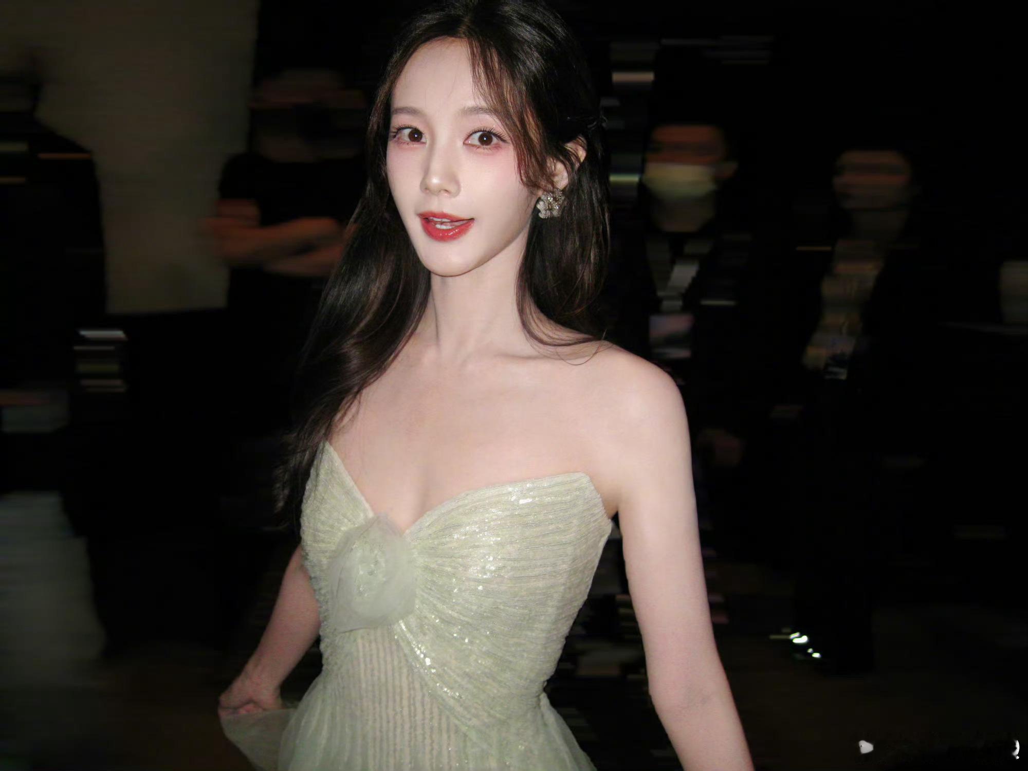 李一桐天地剑心追剧团造型李一桐清瞳织织织终于织完啦李一桐天地剑心追剧团造型，好看