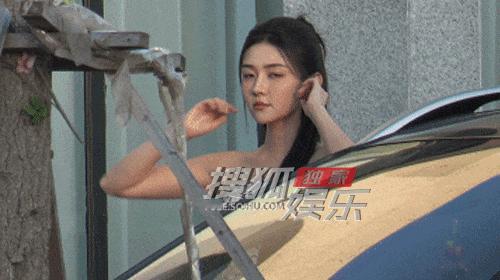 梁洁户外拍照路透图 ​​​