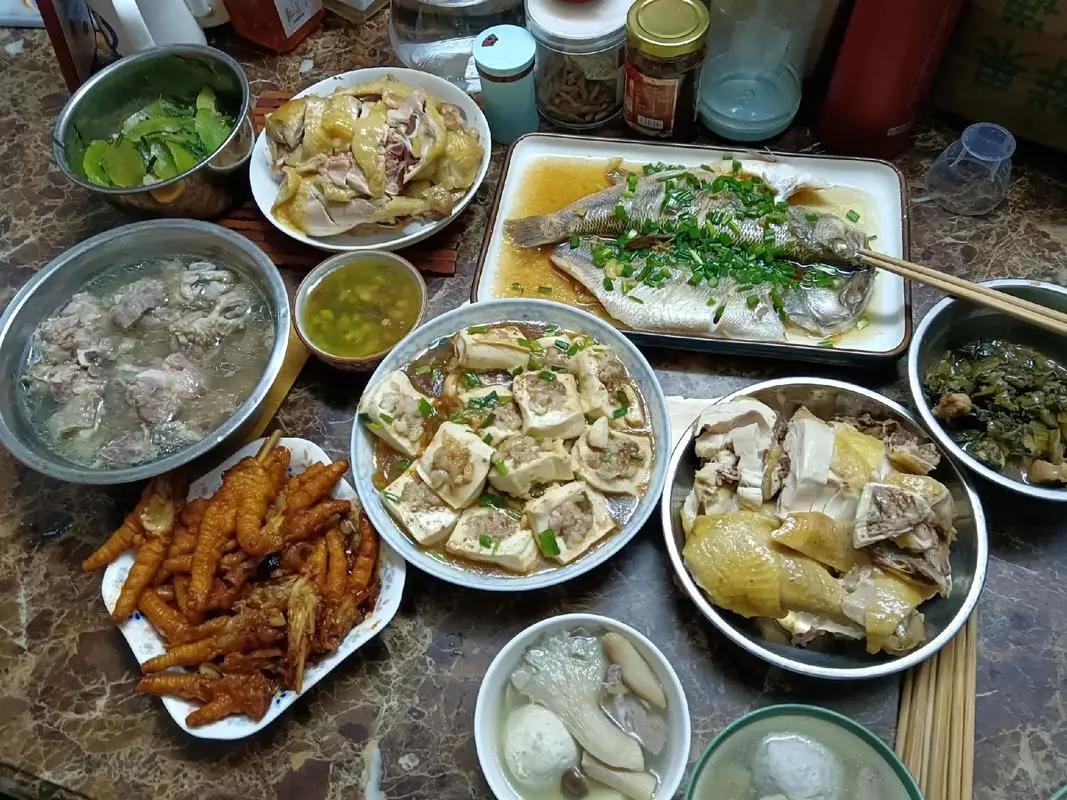 在女儿家住了两个月，我深刻体会到：
一、每天天不亮就起床，轻手轻脚准备早餐，待女