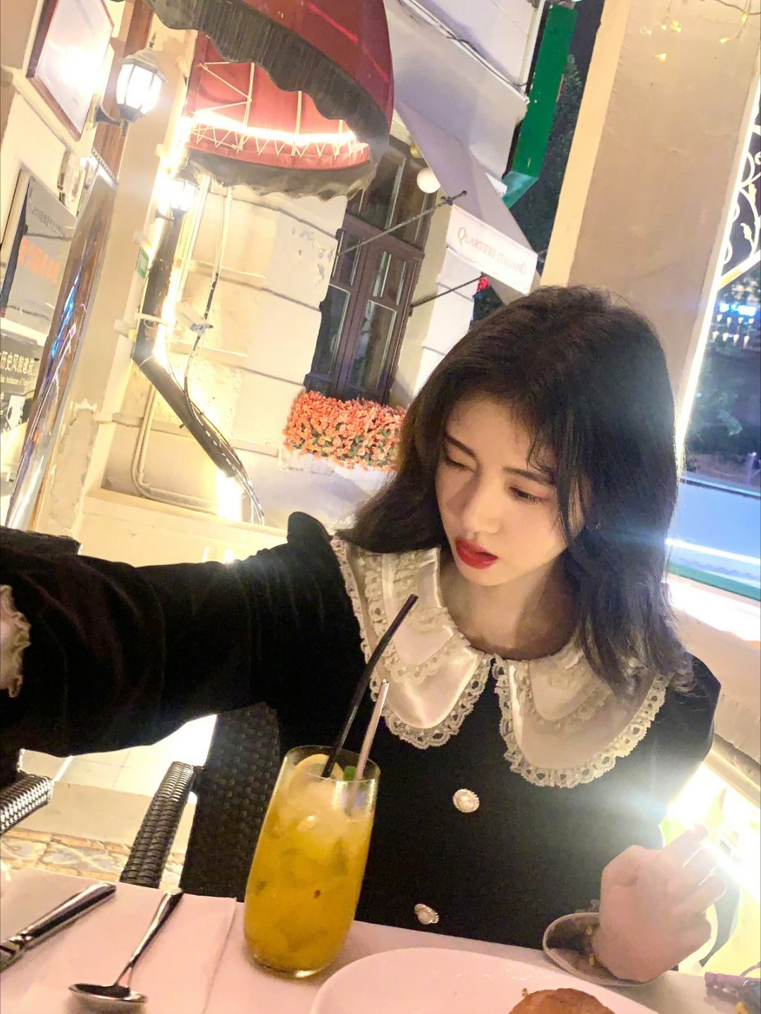 鞠婧祎 jjy鞠婧祎露芜衣jjy鞠婧祎姜黎非"你是我寡淡无味的青春里很特别的存在