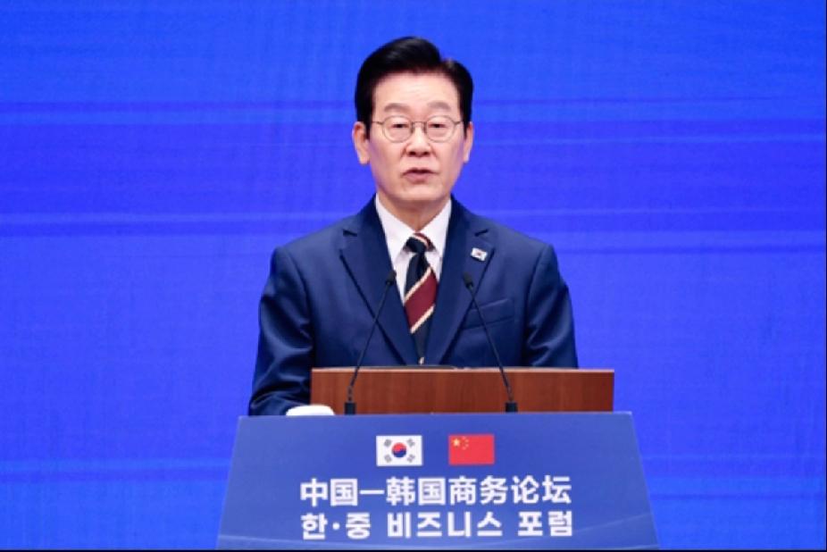 李在明说，韩中是同海同渡的两只船！

据韩联社消息，韩国总统李在明今天(1月5日