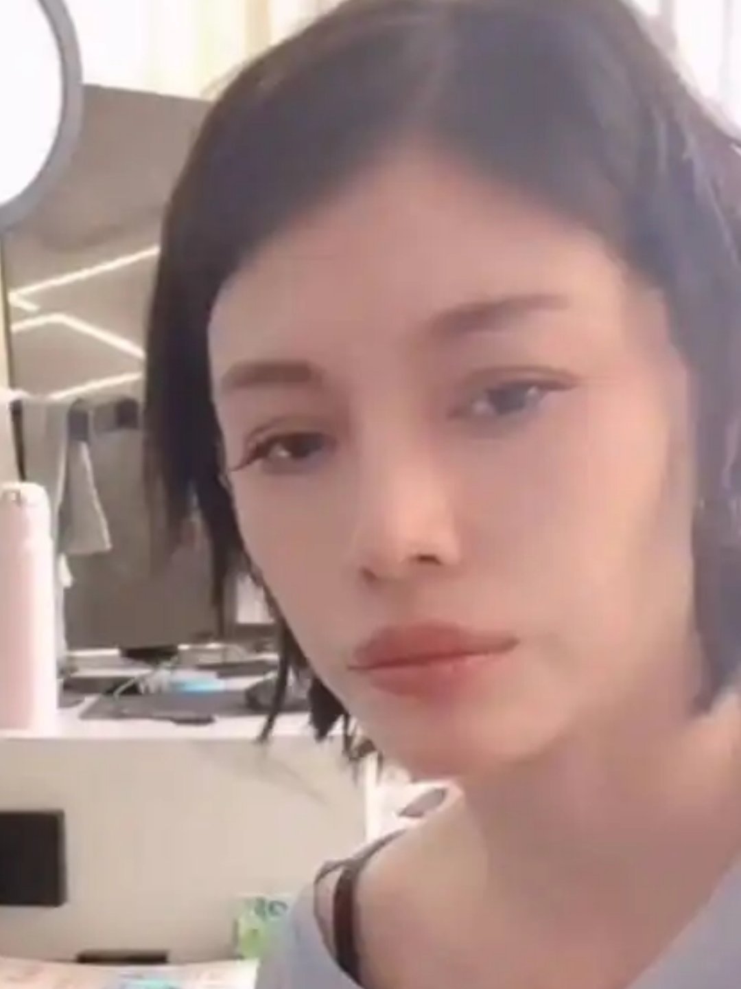 葛荟婕回应女儿小苹果不找她 葛荟婕回应女儿小苹果不找她称：“我也很想姑娘，但是她