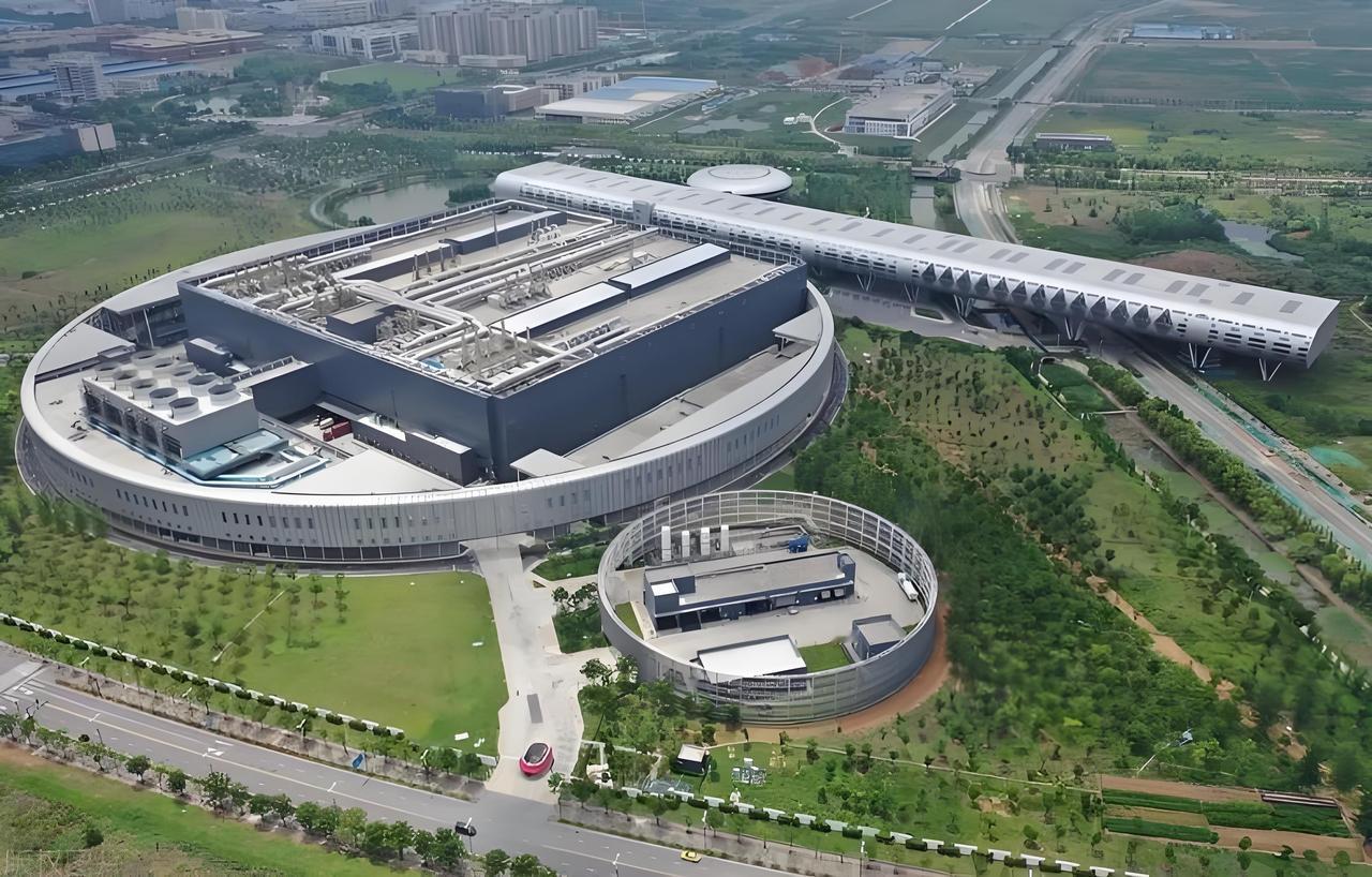 稀土管制敲打“台独”，但不会直接让台积电停工:
 
稀土出口许可管制，是敲打“台