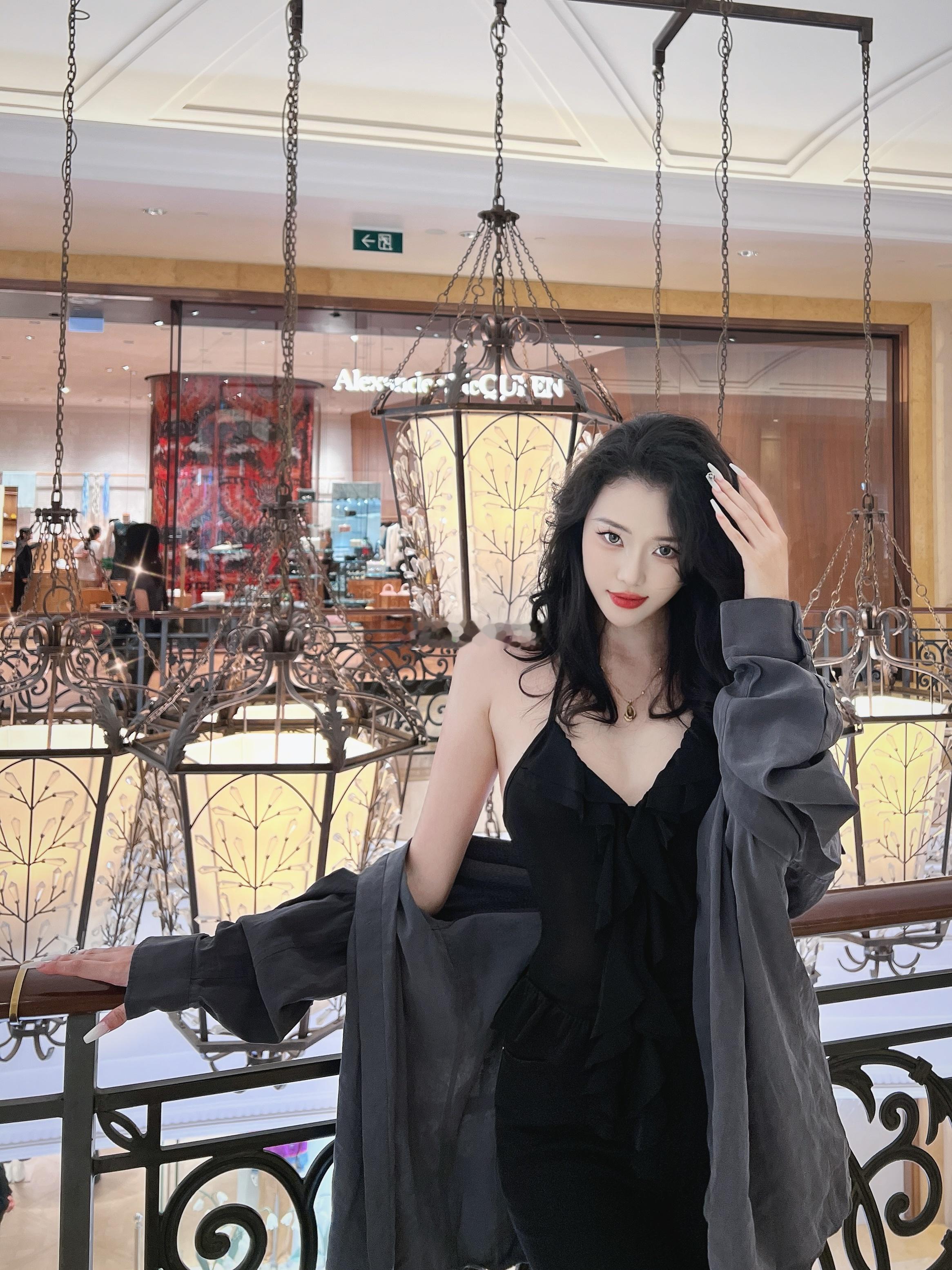 逛逛悠悠~😜🥳🥰🫨🤠 ootd  ​​​