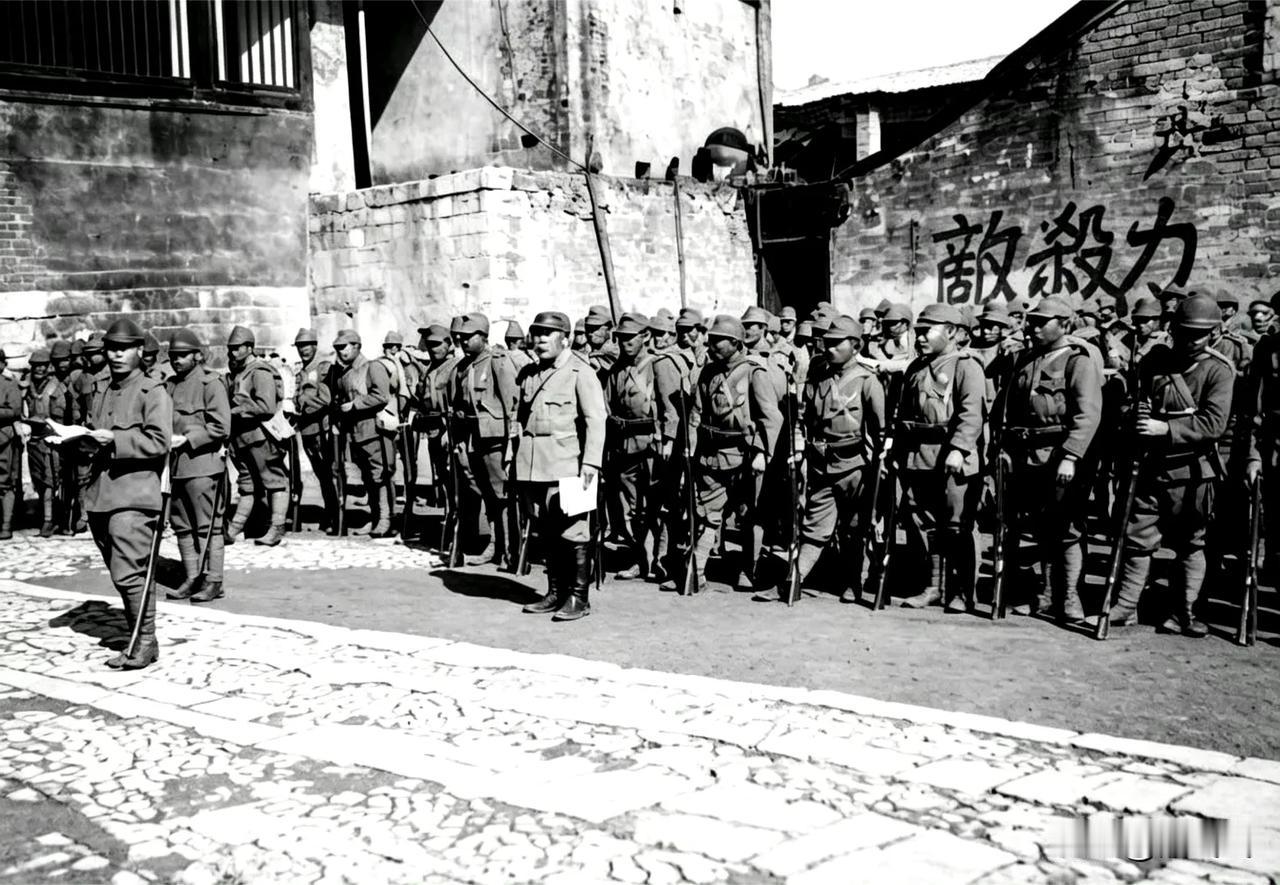 1938年，日寇铁蹄下的南京城，宛如一座人间炼狱。曾经繁华的街巷，如今残垣断壁，