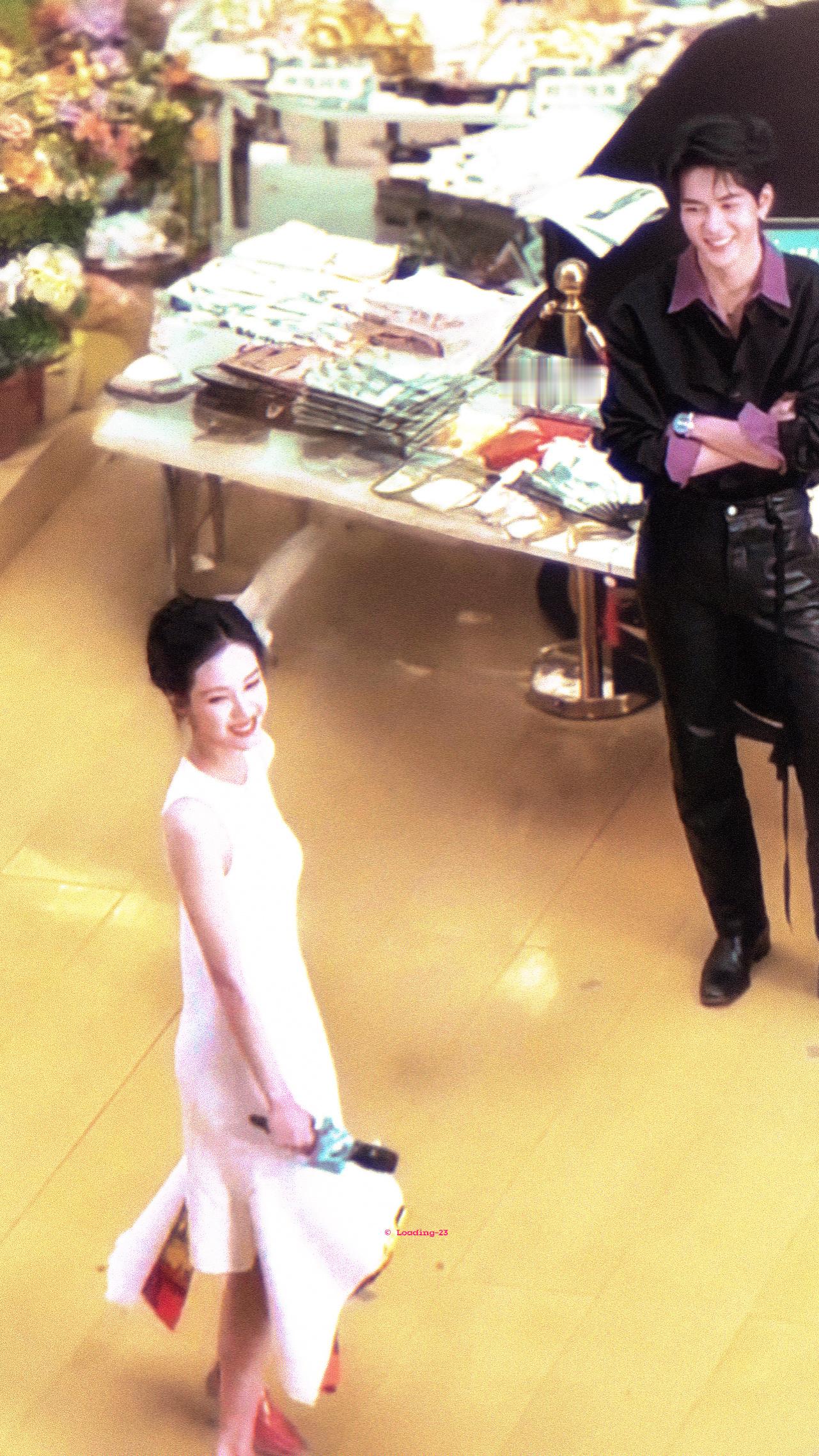 我吻你吻上太空。Closer To You雾妄拾光月鳞绮纪