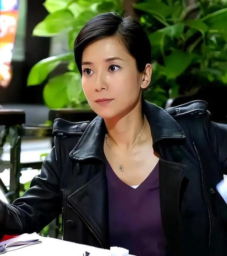 郭羡妮为这段婚姻倒贴3套房，当时“门不当户不对”的组合掀起轩然大波，众人皆叹她想