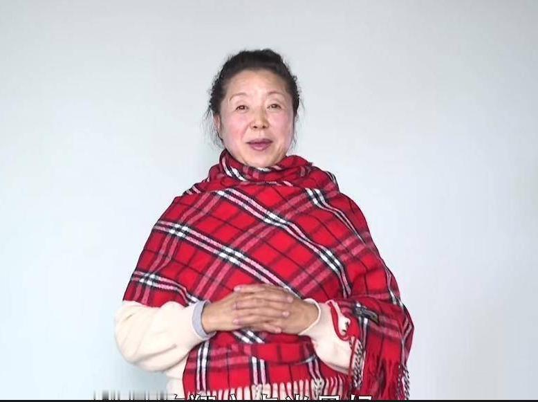 陈翔六点半吴妈去世，最后的动态让人泪目。
吴妈已经很久没有出现在团队的作品中了，