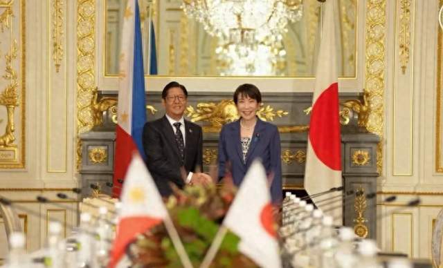 日菲孤注一掷，军事手段摆上台，中方有言在先，马科斯将付出代价