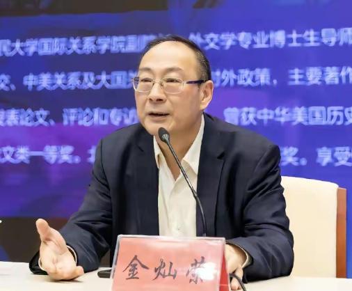 现在，网上有许多人对大量印度人滞留中国不归的事非常不满，印度也对中国人对他们的不