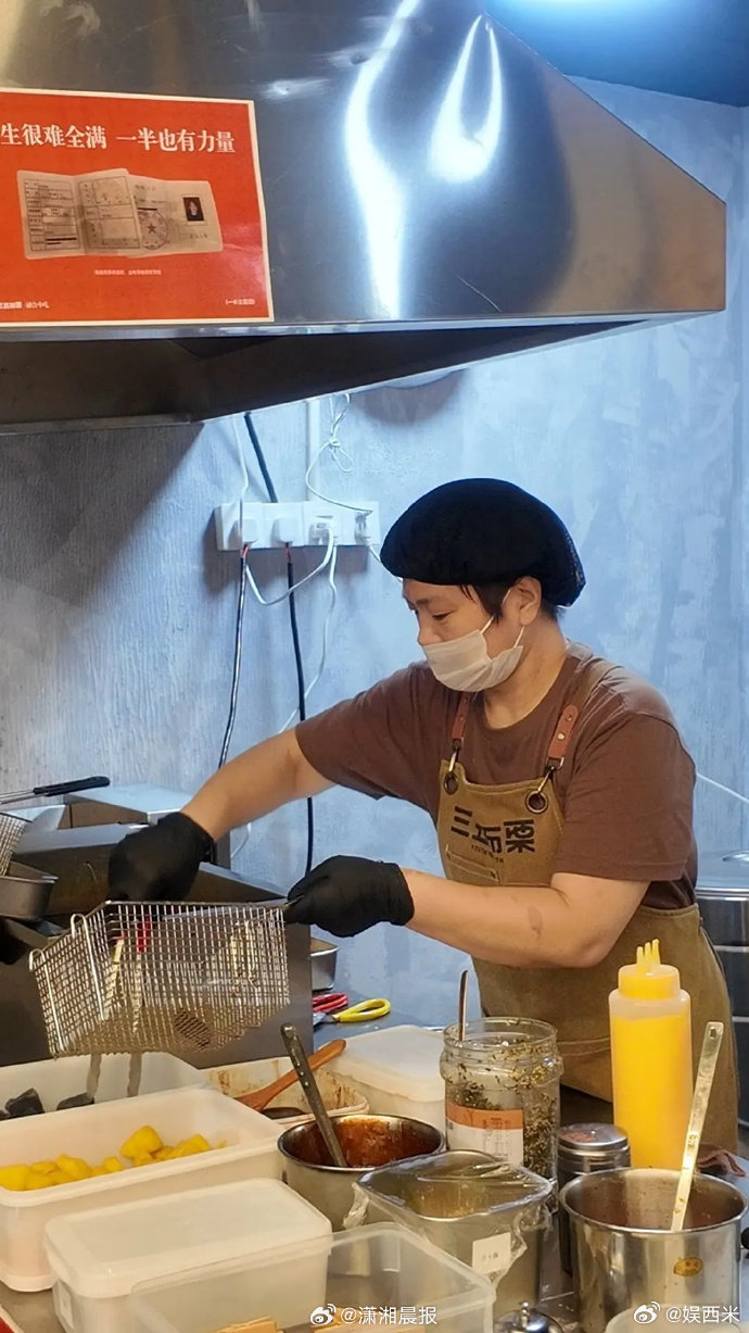 店主优先招聘残疾人给体面谋生机会长沙一家专为中年人留岗位的餐饮店长沙雨花区一家特
