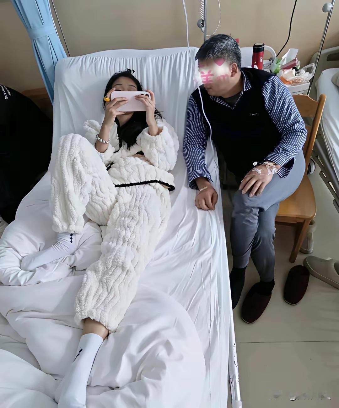 这个只有亲生的才敢干
你们信不[黑线]