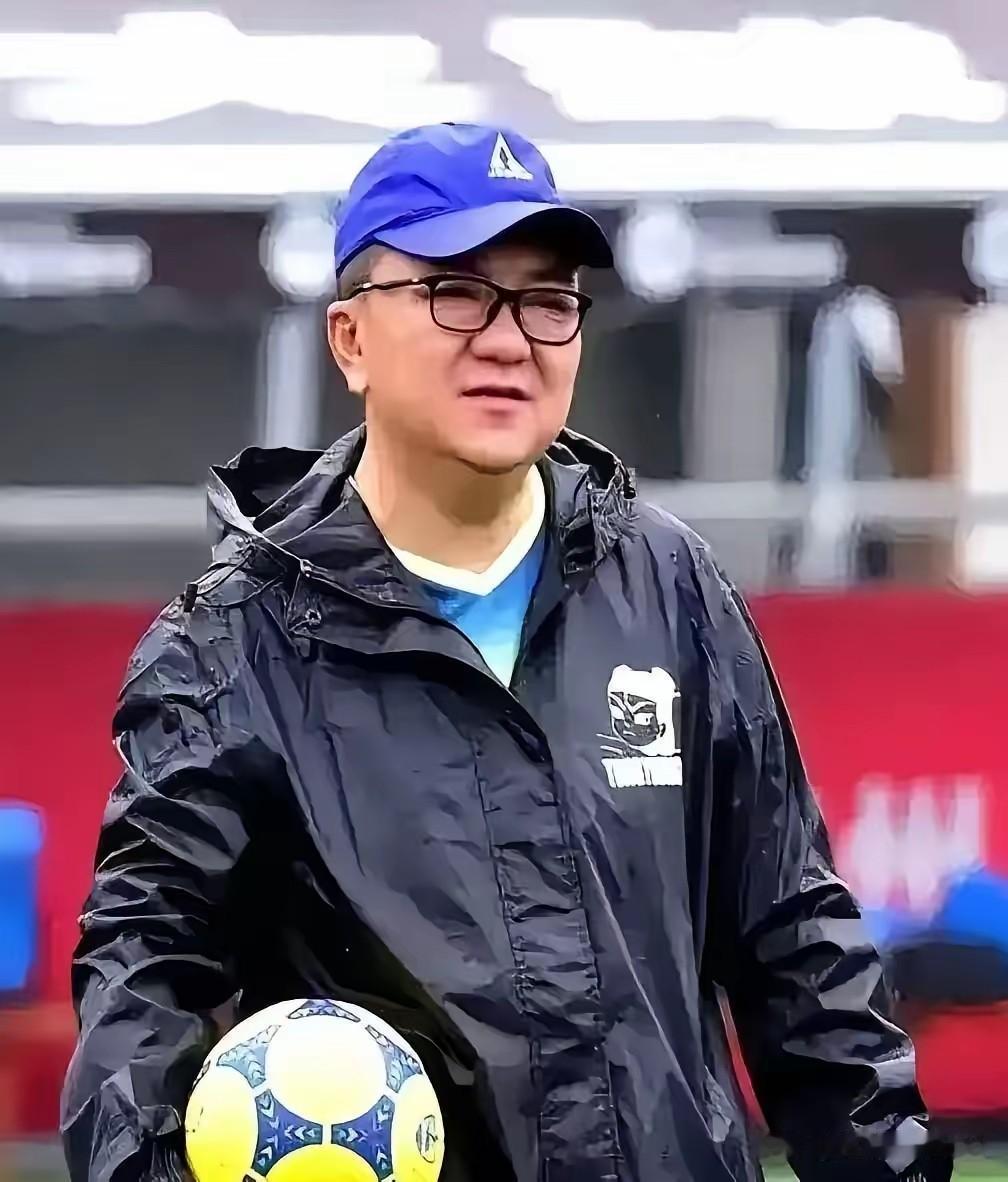 董路直播回应与孙臣曦一家已经断绝来往了。这次终于爆出与家长之间的恩怨了。
​这句