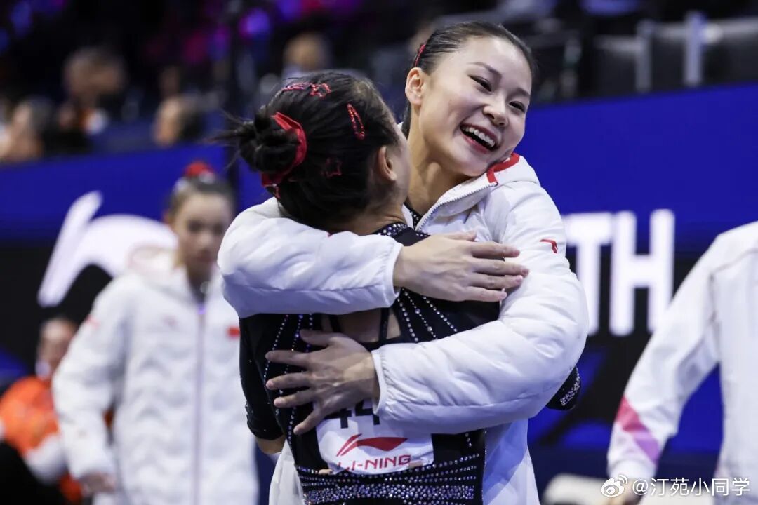 体操世锦赛 女子全能方面，柯沁沁、张清颖分别以总分54.699、54.565分排
