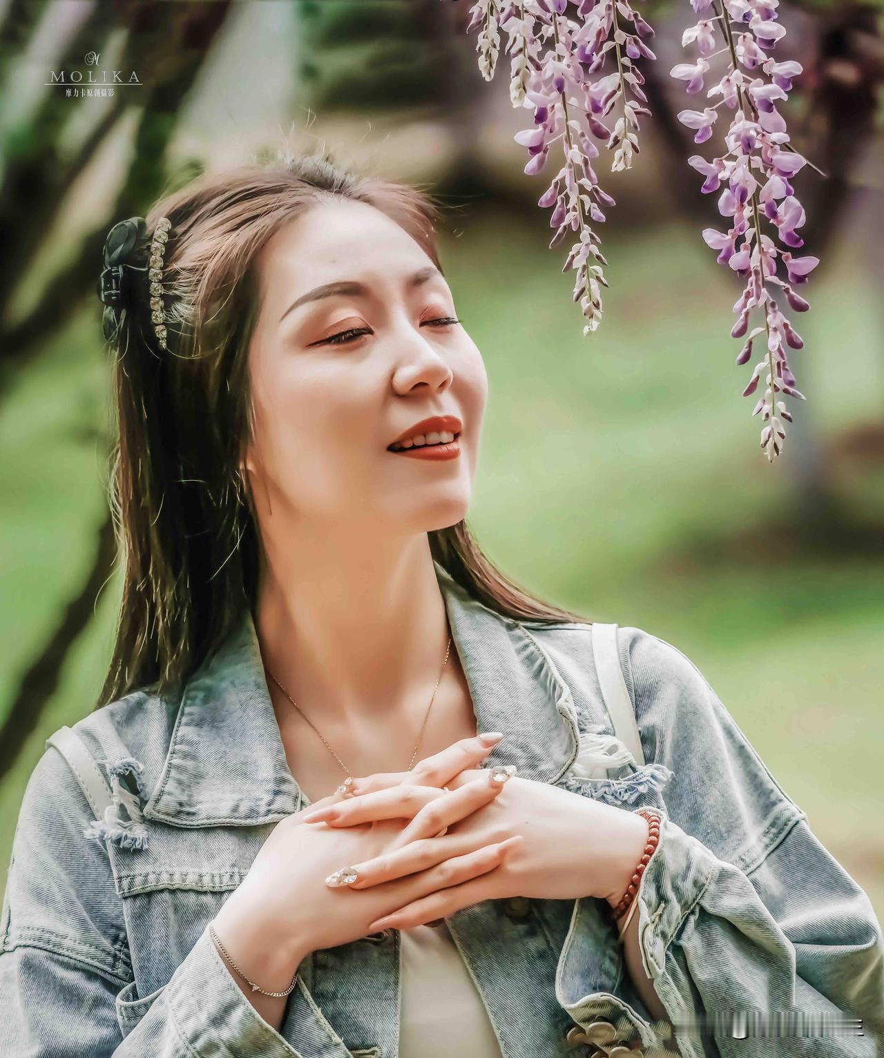 森野间的浪漫，是光与影的私语，是花与人的相逢

原创作品.禁止盗图