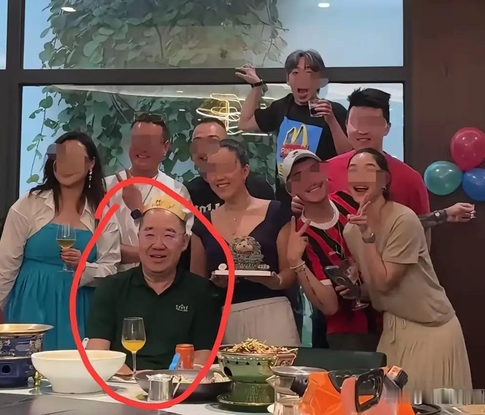 英达给宋丹丹比较
还是不如宋丹丹
就一点，他就比不过，一个男人最重要是事业！
