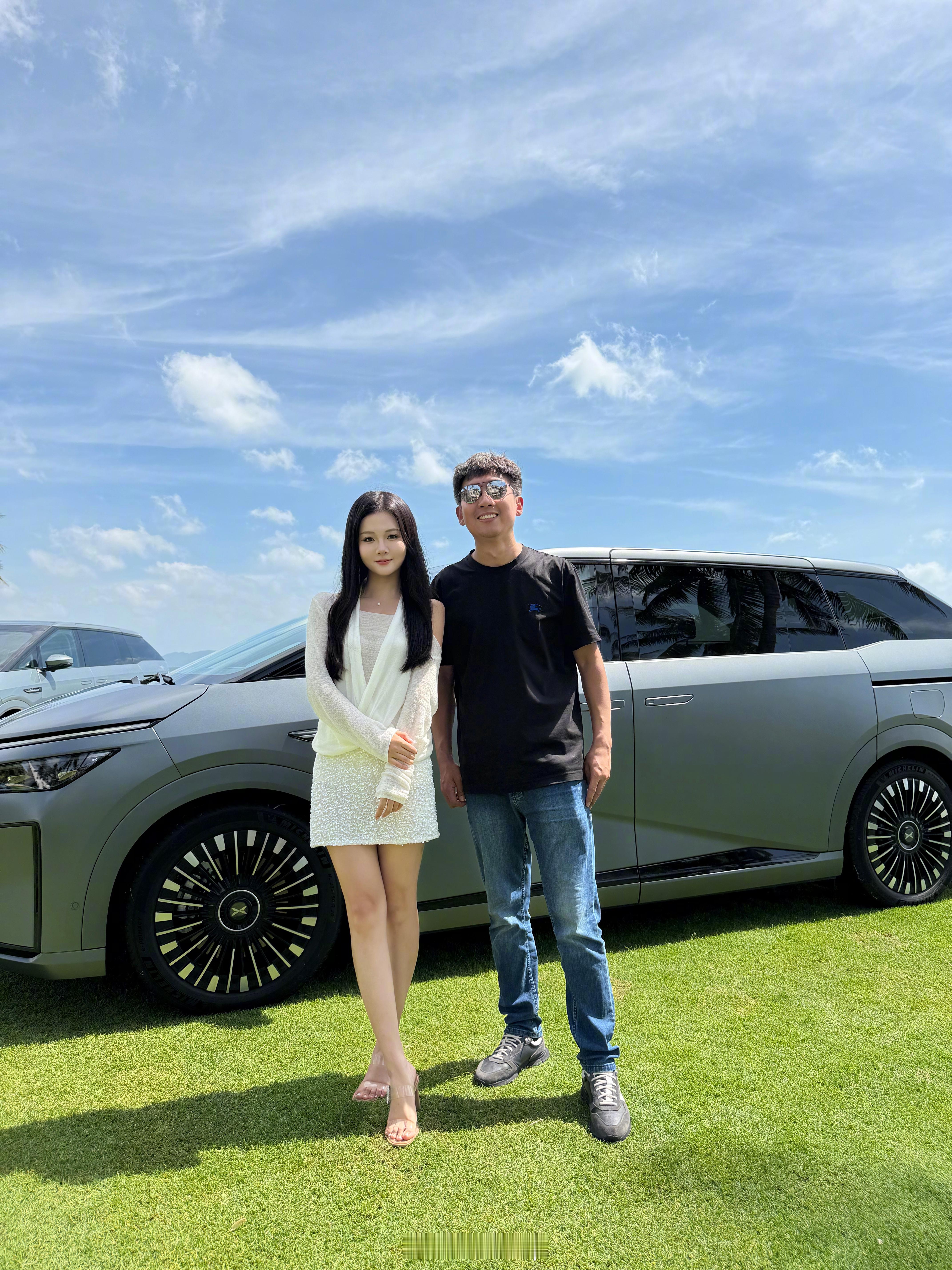 海南真好啊，还想再来，阳光沙滩草坪还有漂亮小姐姐  老套的女粉丝 ​​​