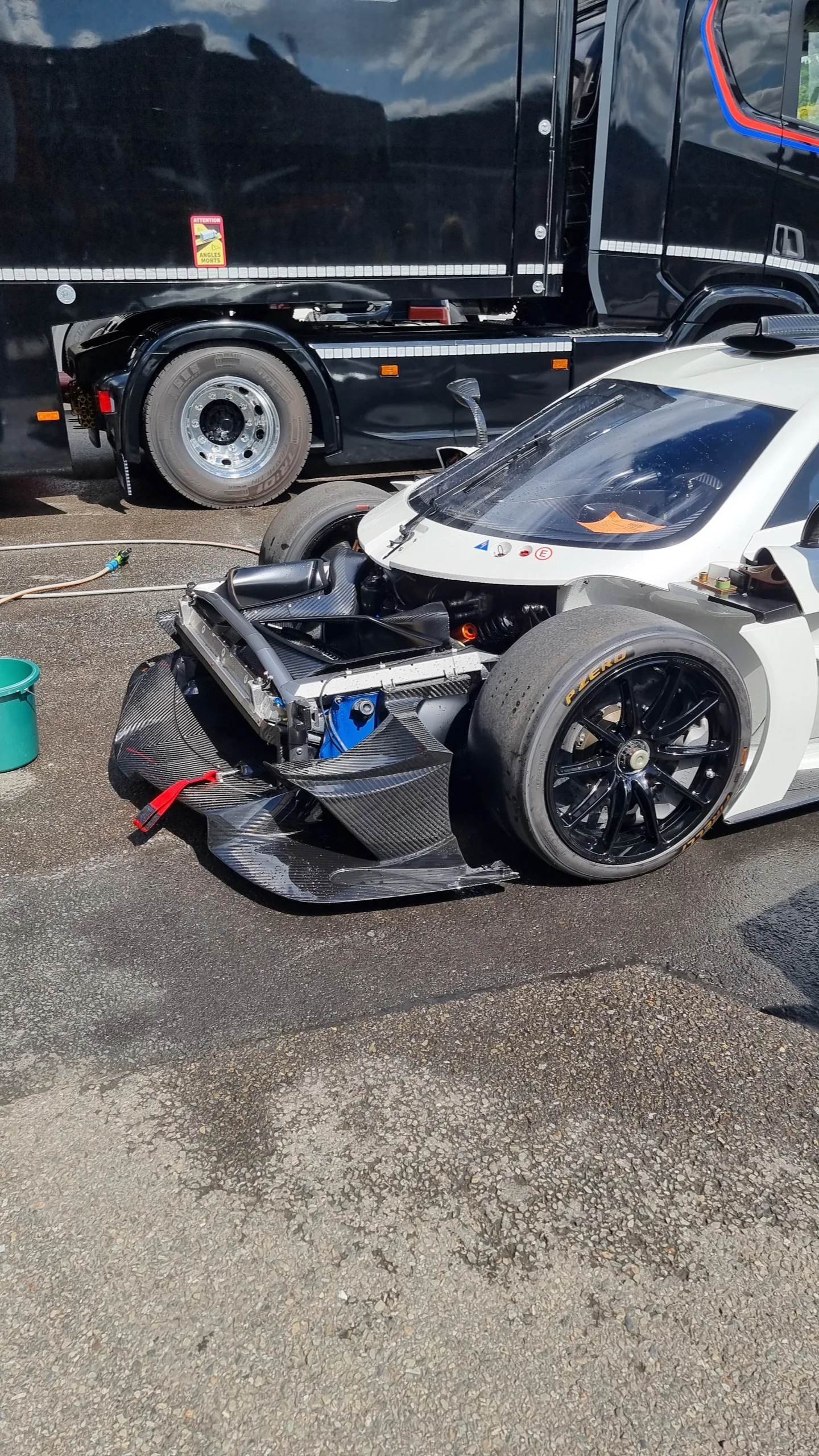 自交付以来，首次参加赛道日的白骑士Pagani Huayra R