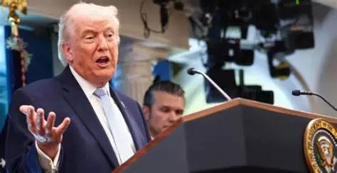 美国《华尔街日报》报道称，伊朗拒绝了懂王以暂时停火换取重新开放霍尔木兹海峡的提议