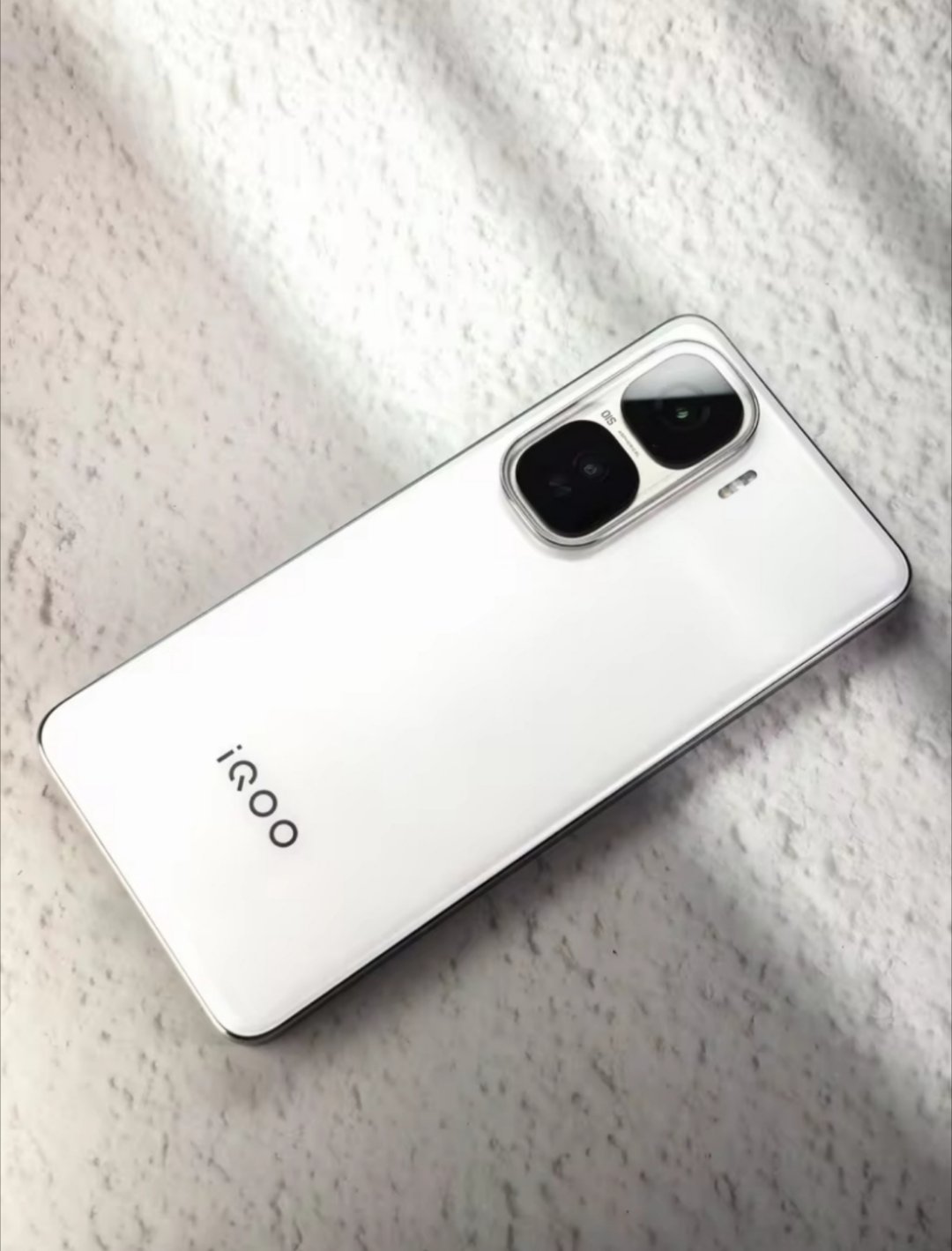 入手iQOO Neo10 Pro+主要就是图它的性能，玩游戏确实很“丝滑”。骁龙