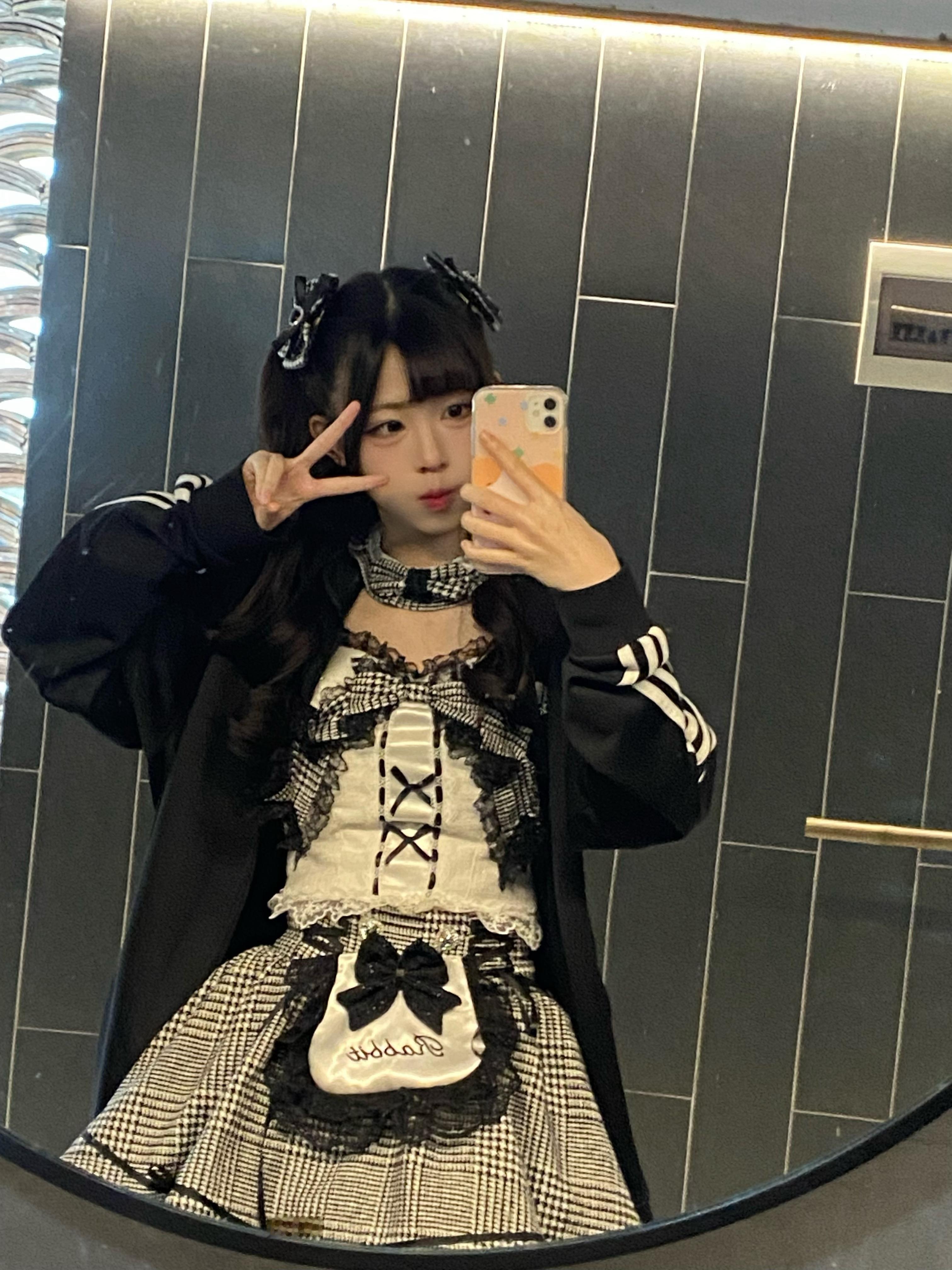 回家休息了一下感觉好一些惹 不用担心我咯！病毒坏！大家也要注意身体呀！！！要健健