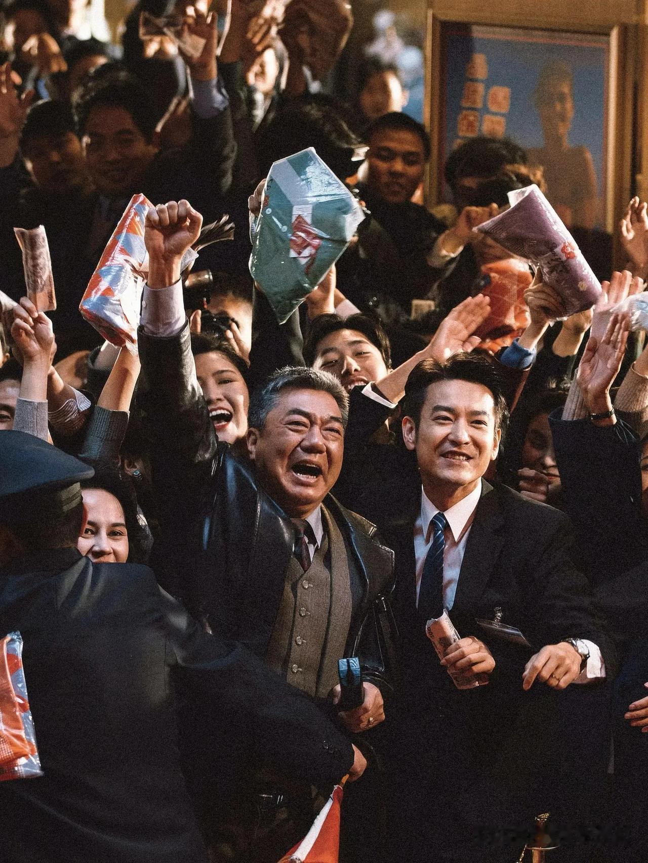 王家卫电影繁花，赤子之心常往复。金宇澄原著故事，与剧本大相径庭，90年代的上海滩