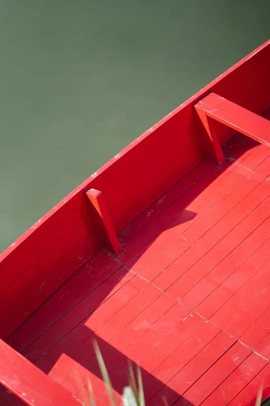 “烟雨江南迷旧梦，雾水南湖播新潮”，这两句诗简直勾勒出了江南独特的韵味。烟雨朦胧