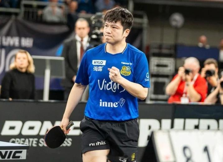 樊振东获德国杯MVP在德国新乌尔姆举行的乒乓球德国杯决赛中，樊振东效力的萨尔布吕