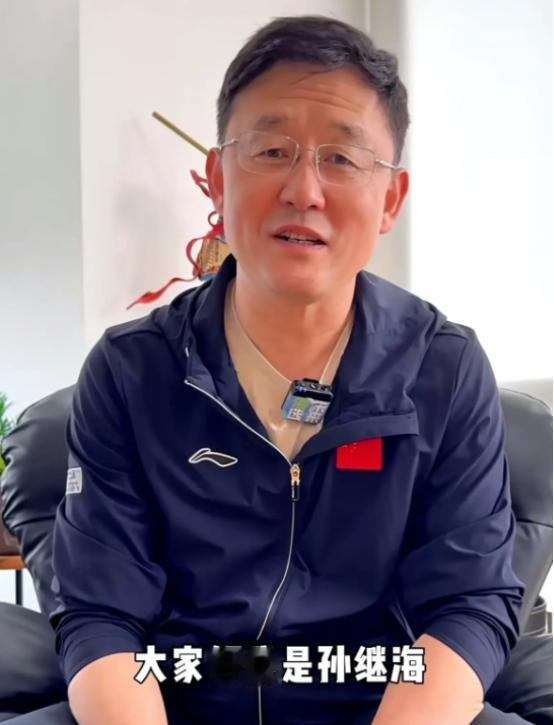 彻底撕破脸！董路刚拿下足球小世界杯冠军，孙继海就当众开炮：他的球队就是网红杂耍，