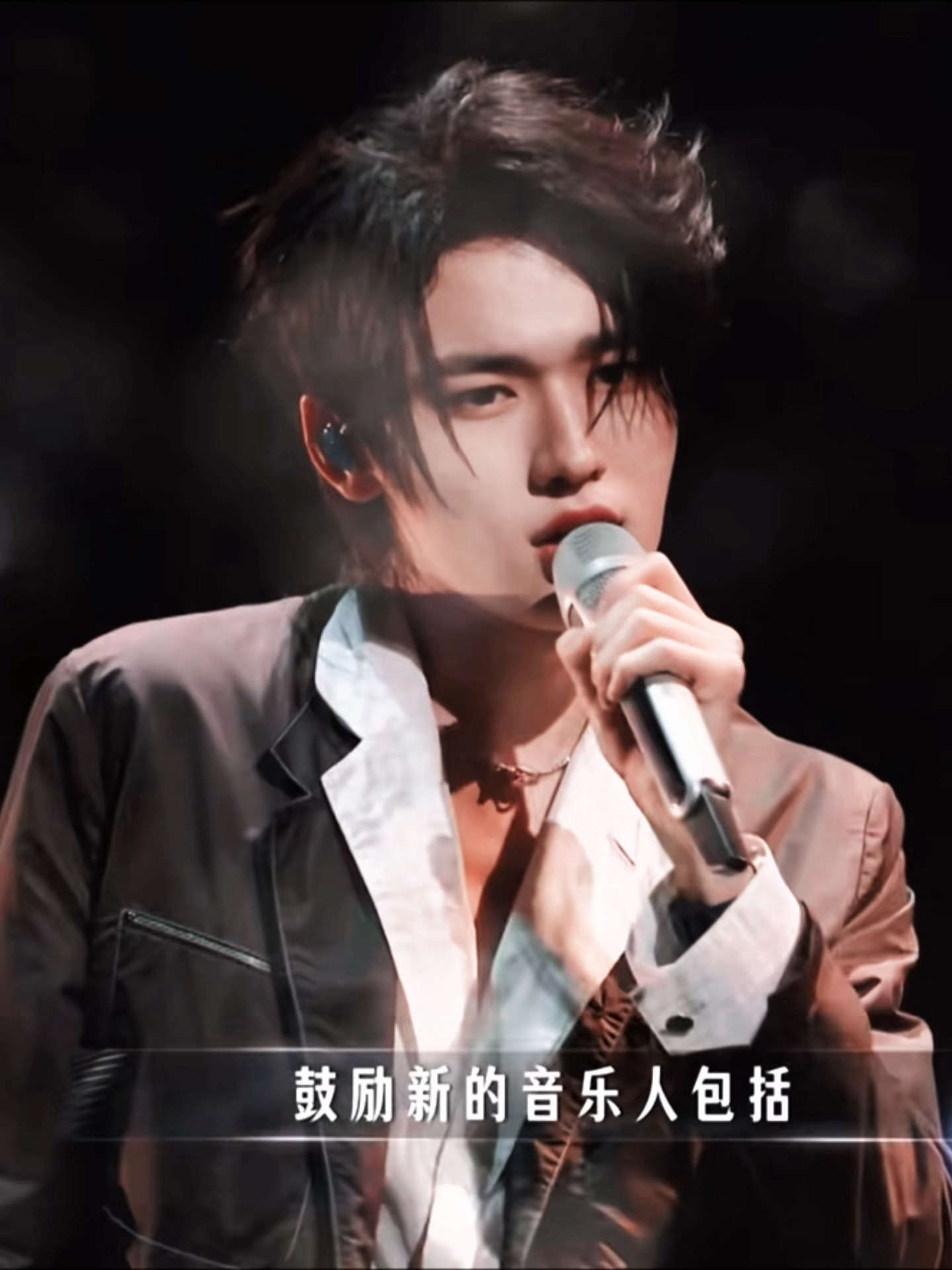 这个造型帅的好性感 