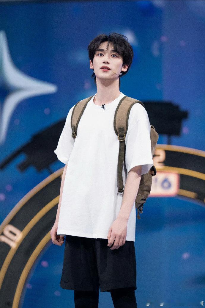 丁程鑫[超话]丁程鑫对自己的弟弟定位很明确丁程鑫这波自我定位太清晰了！知道雪琴姐