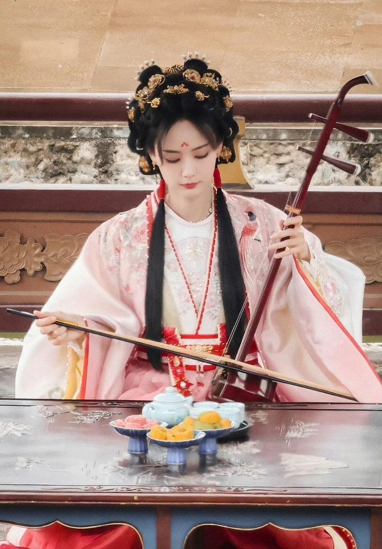 李一桐真拉了 哈哈哈哈哈李一桐回应了！之前直播被全网追问真拉假拉，姐直接摊牌：是