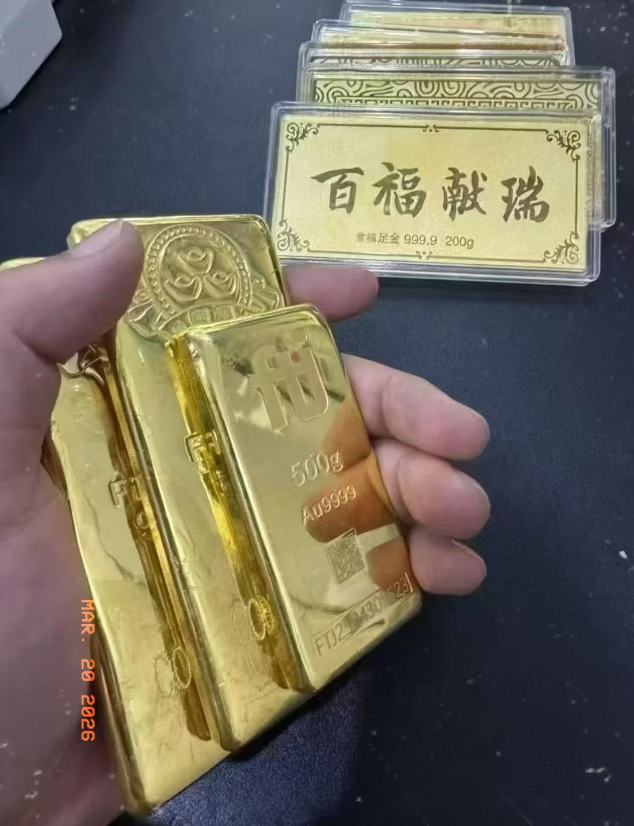 金价最新行情来了！

金价真的跌疯了！
短短三天直接暴跌120元/克，现在正是可