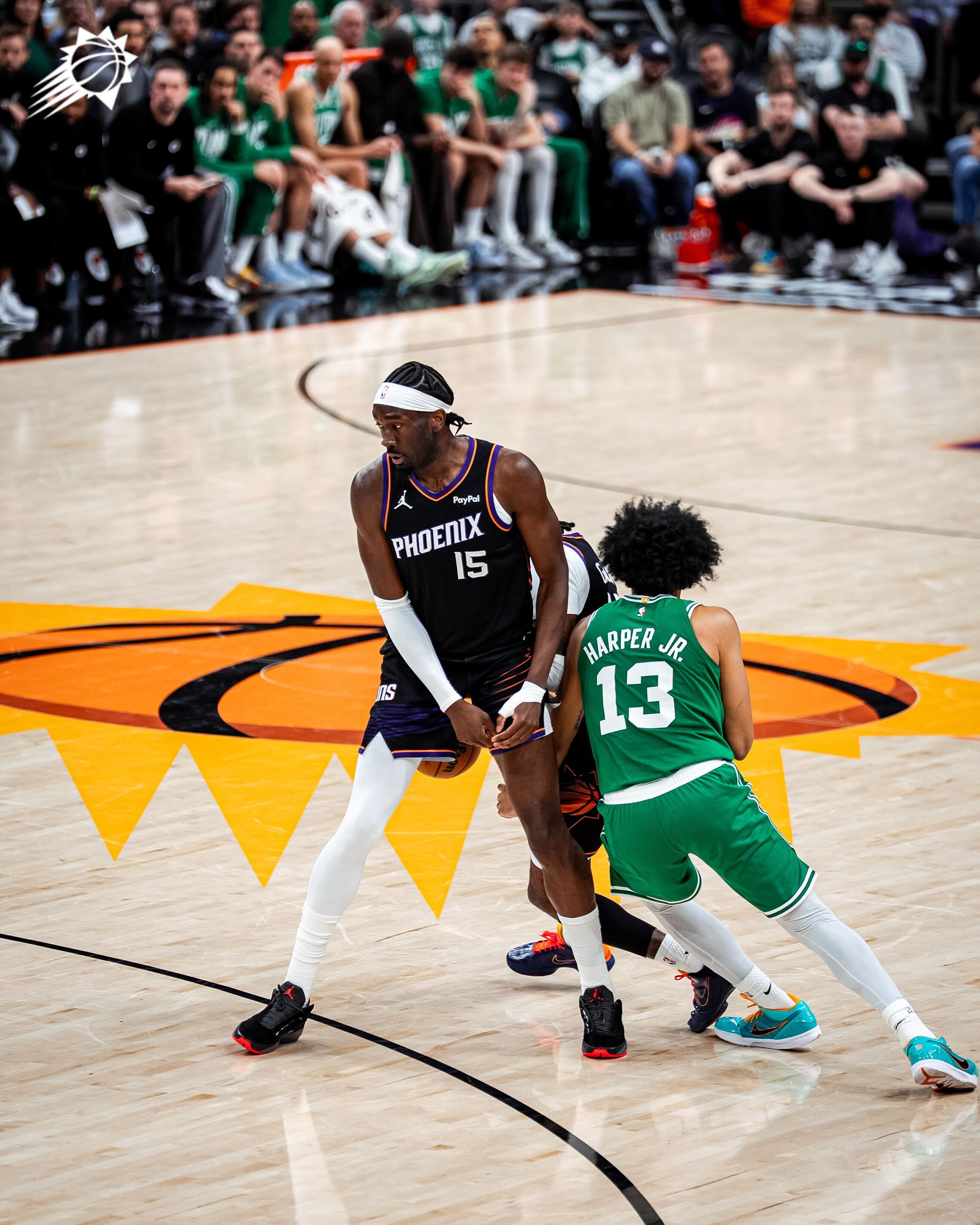 马威篮下旱地拔葱，顶着两人防守打进2分！菲尼克斯太阳 | 旭日东升 | 凯尔特人