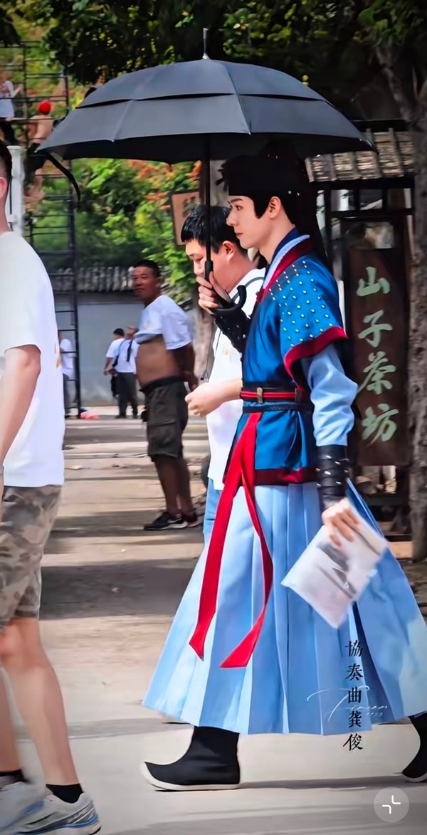拍古装不踩高跟鞋的男演员，给所有内娱高妹一个家🫰 
