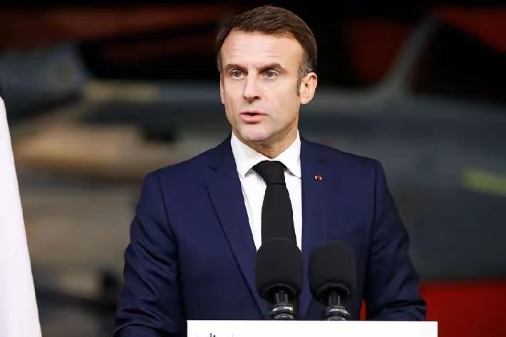 昨天，马克龙在驻外大使会议上说:“美国背弃盟友，中国商业侵略，他们无视国际规则，