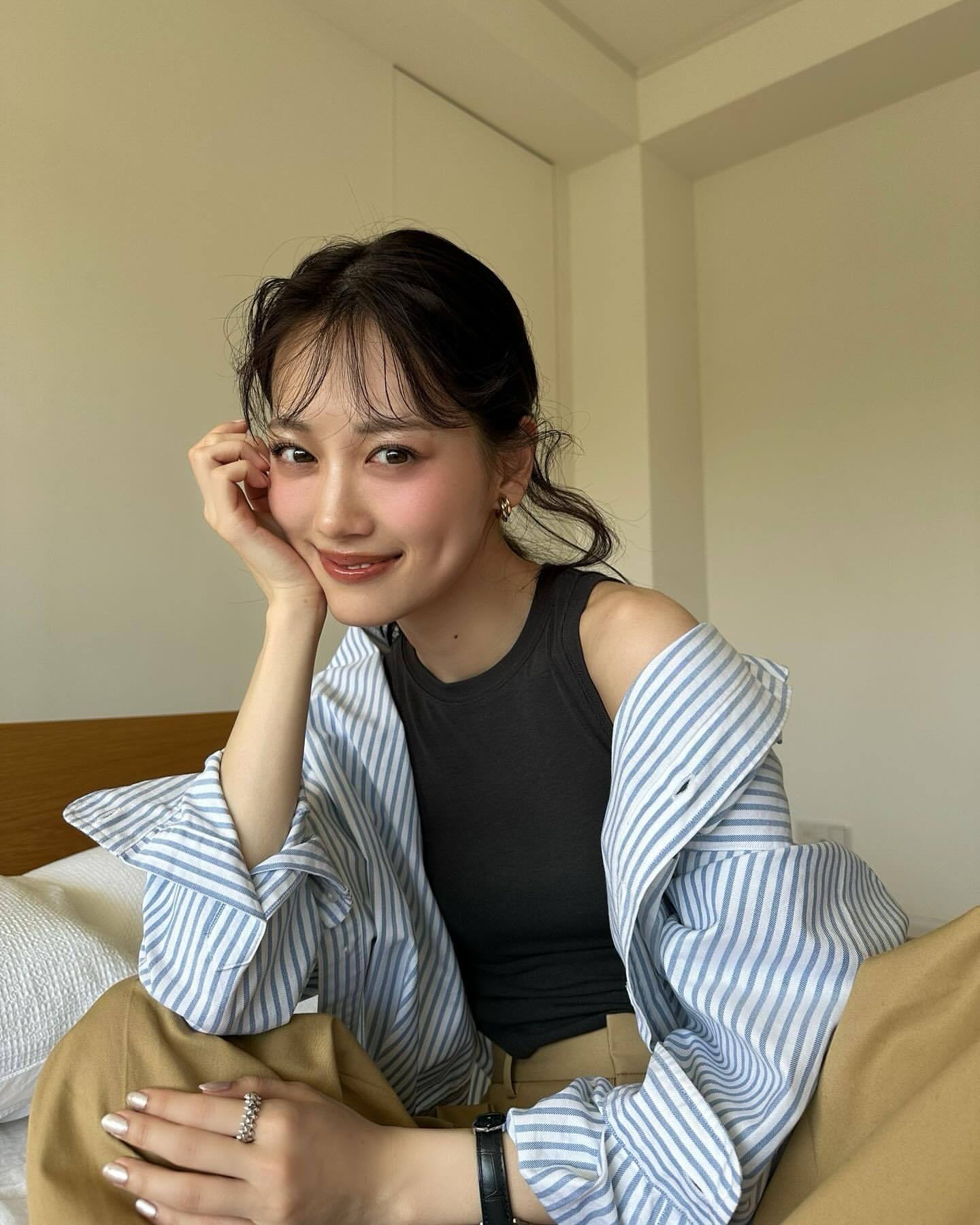 山下美月「　CanCam 6月号本日発売です！Cartierのアイテムたち、全