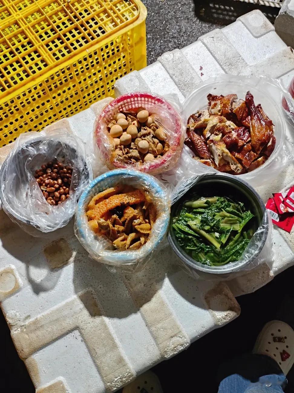 现在的零零后都过得这么样了？
作为零零后我来分享一下我的生活现状吧！
俗话:穷人