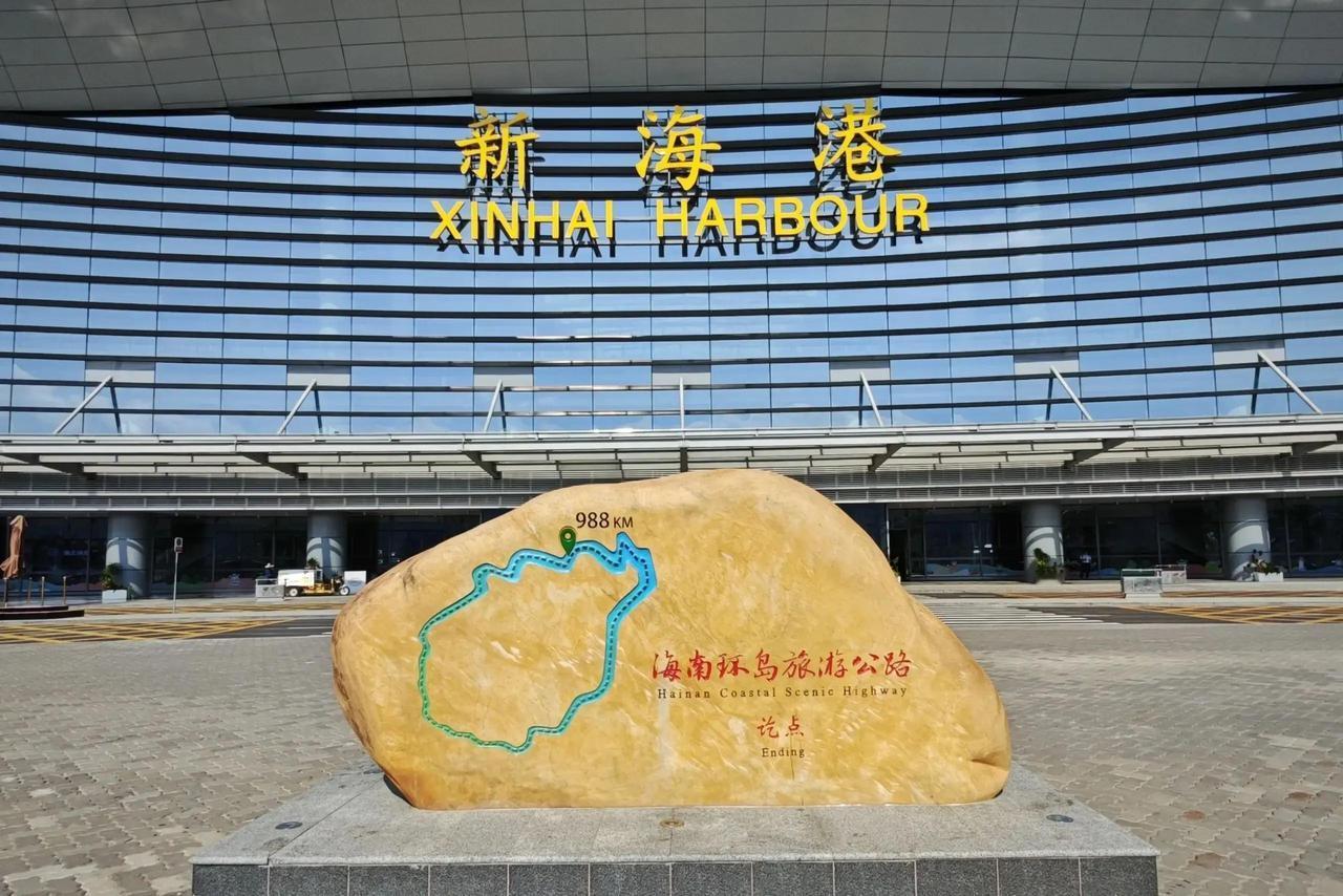 唐代诗人陈子昂在《座右铭》里写下“从官重恭慎，立身贵廉明”，这本是告诫官员要恭敬