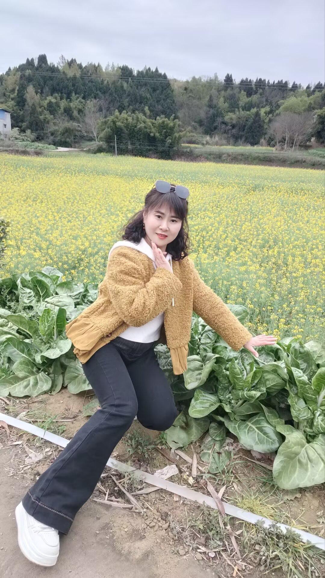 我的世界不需要很多人，有你一个就够了，我只想安稳的爱一个人和被安稳的人...