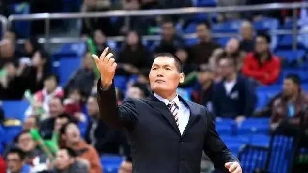山东高速男篮确定选帅目标外籍主帅，纪敏尚回归担任高速篮球俱乐部竞训总监，丁伟已下