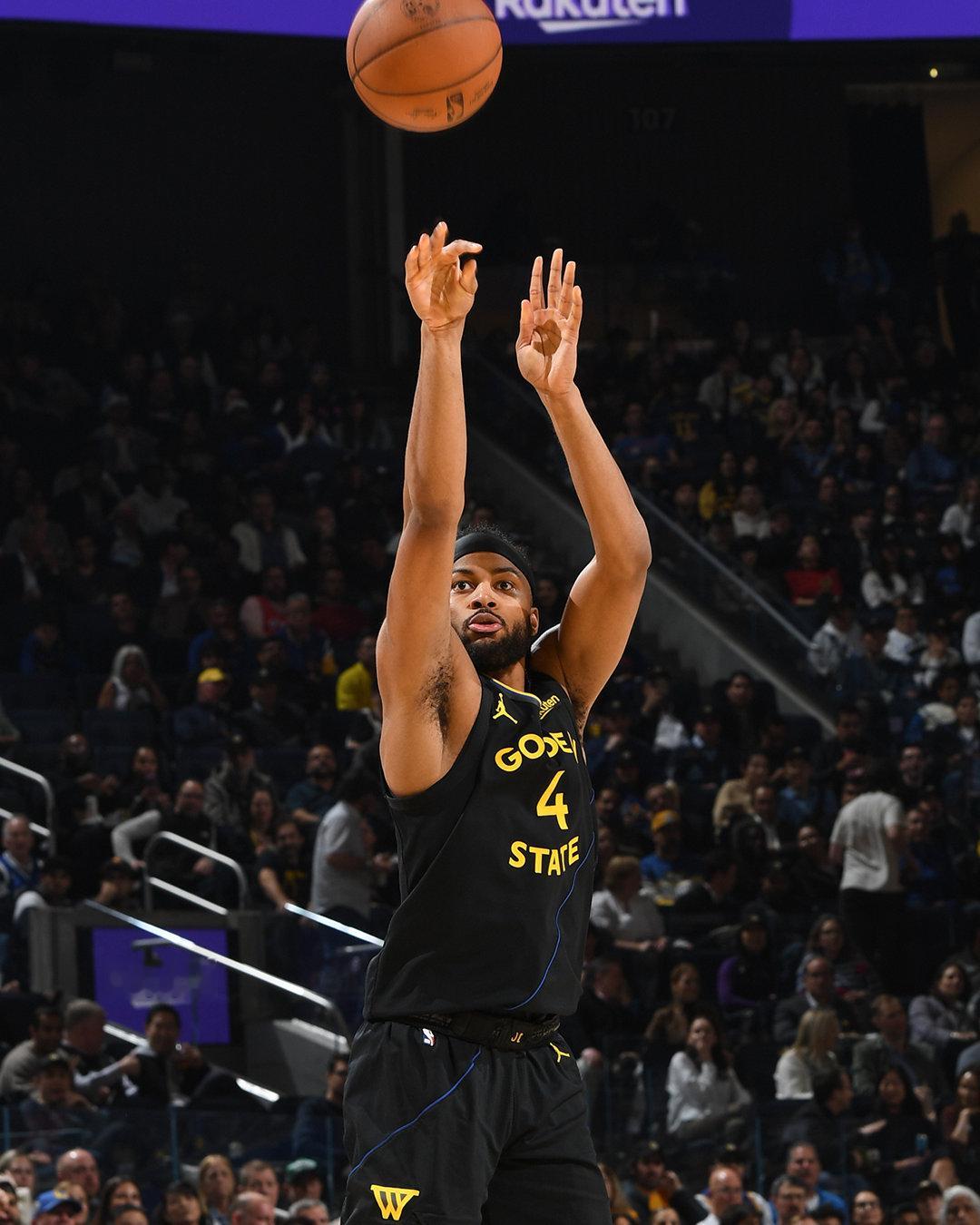 穆迪12分，2篮板，1抢断。76人vs勇士