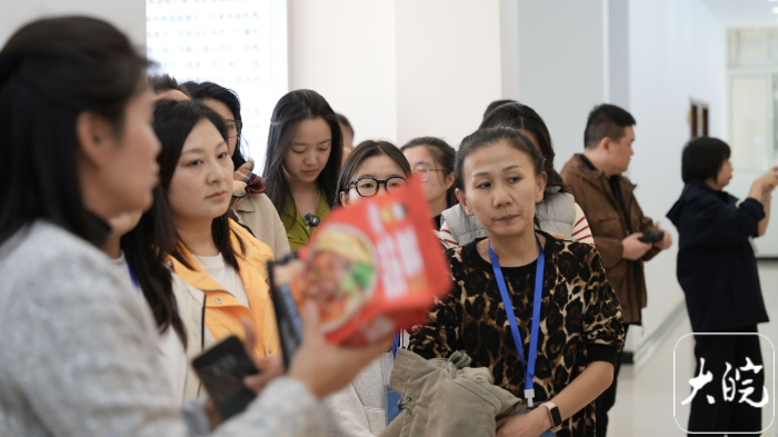 【】“我们的牛肉汤，用的是100%牛骨原汤。”11月11日，“皖美十四五 再启新