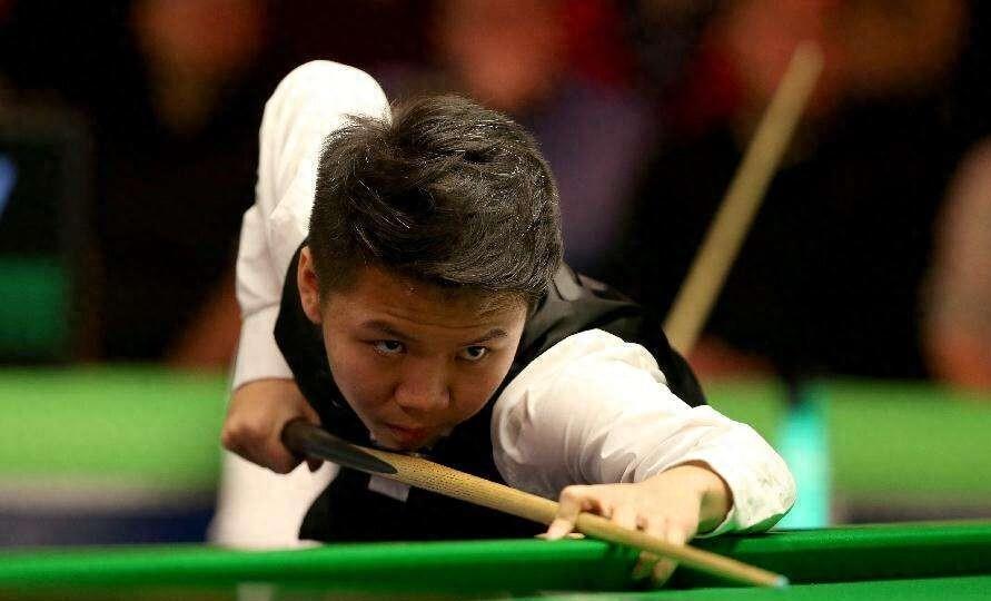 北京时间11月25日，斯诺克英锦赛资格赛第4日继续进行，备受关注的中国选手周跃龙