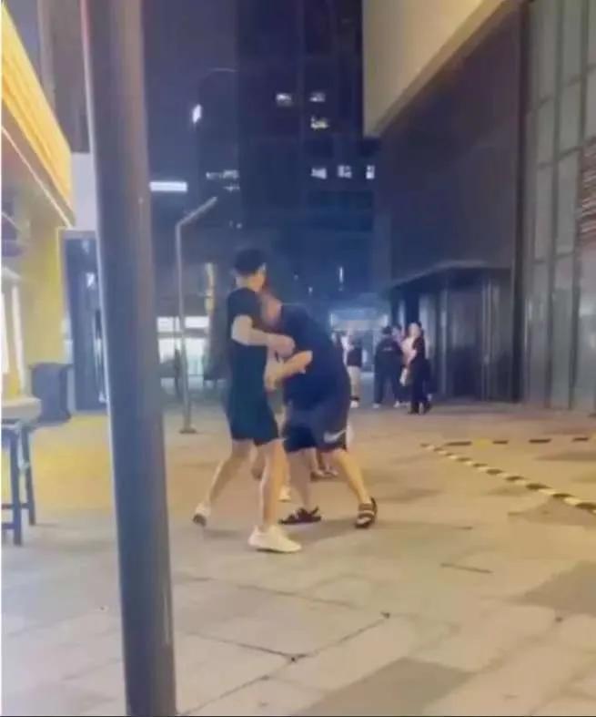 你绝对想不到，翻老婆手机能翻出人命案吧？40岁庄稼汉牛浩就摊上这事！发现发小和媳