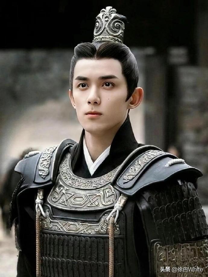 3月12日，没想到《逐玉》双台破万的福利来的这么快，张凌赫开始上桌了！
《琅琊榜